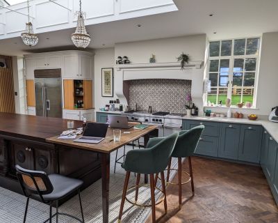 004 Kitchen and dining space open plan